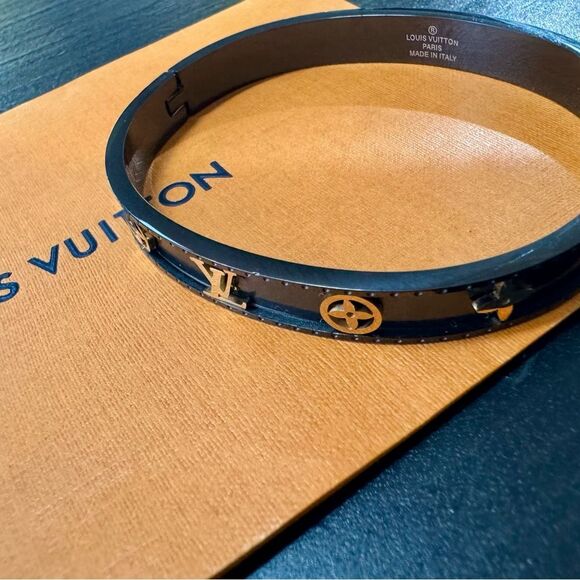 Louis Vuitton Black Enamel Gold Metal LV Motif Bangle – Medium - Picture 3 of 16